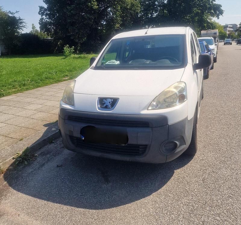 Weiß Gebraucht 2011 Peugeot Partner Van | 4.400 € (Fairer Preis) - Bild 1/4