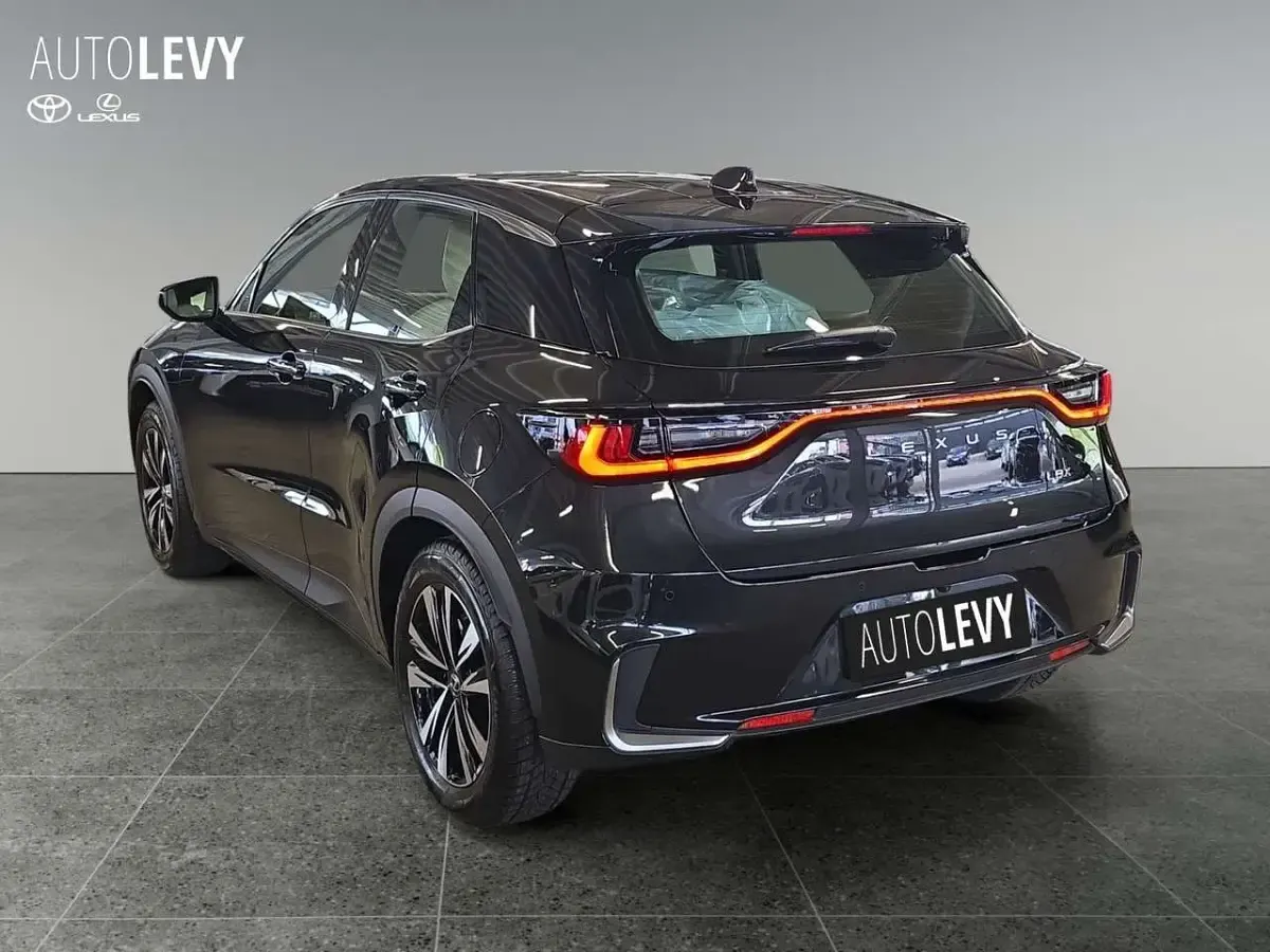 Gebraucht Lexus LBX 136 PS (100 kW) 2024 Schwarz SUV