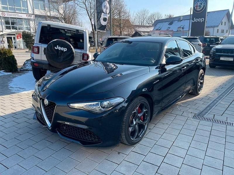 Schwarz Gebraucht 2017 Alfa Romeo Giulia Veloce Limousine | 27.950 € (Teuer) - Bild 1/4