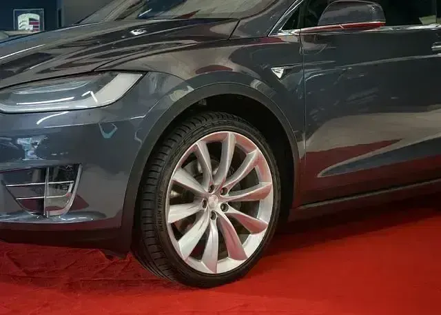 Usata Tesla Model X Performance 386 kW (525 CV) 2017 Grigio SUV