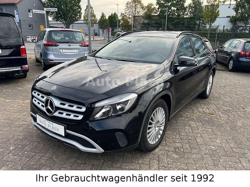 Gebraucht Mercedes GLA180 122 PS (89 kW) 2019 Schwarz SUV