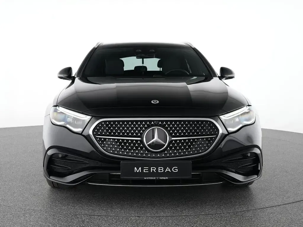 Gebraucht Mercedes E200 204 PS (150 kW) 2025 Schwarz Kombi