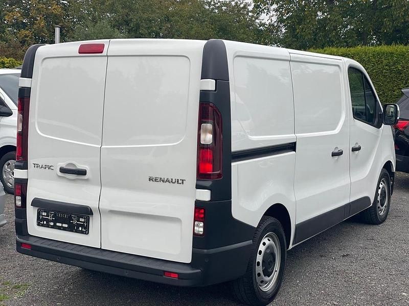 Gebraucht Renault Trafic Komfort 110 PS (80 kW) 2022 Weiß Van / Kleinbus