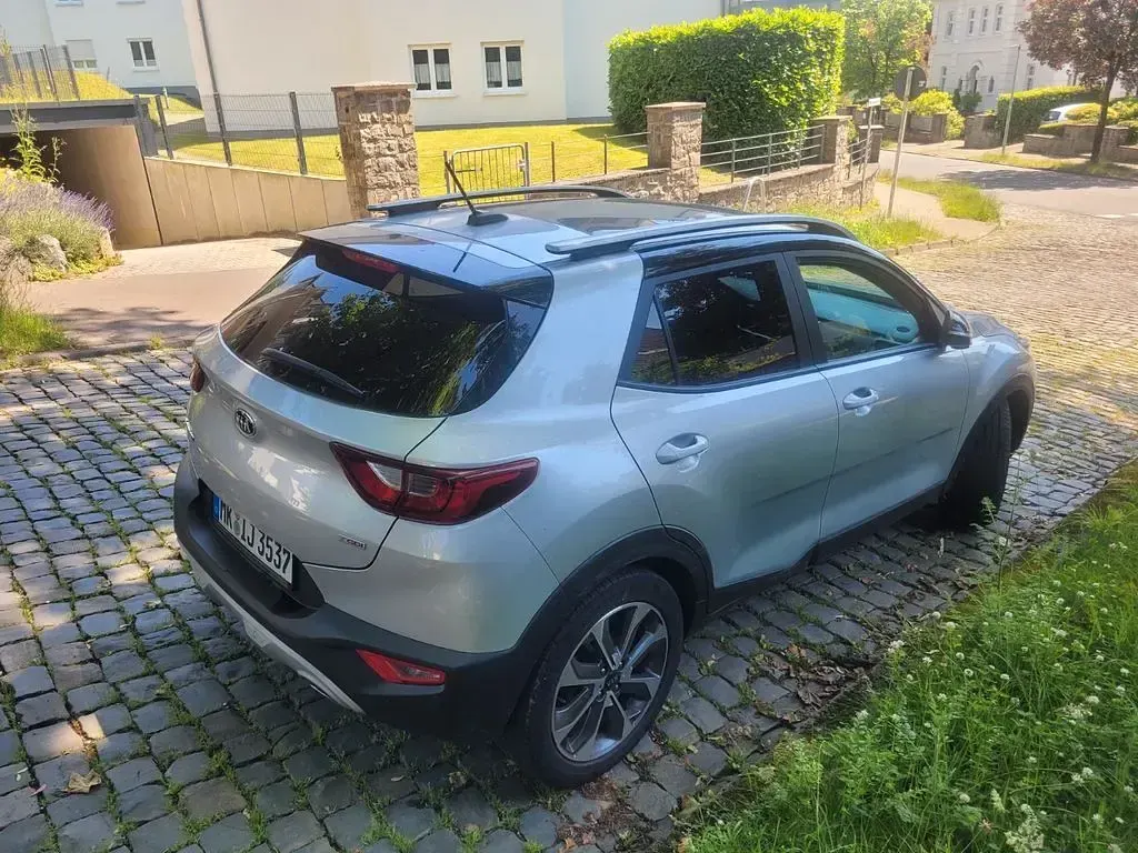 Gebraucht Kia Stonic Vision 120 PS (88 kW) 2018 Silber SUV