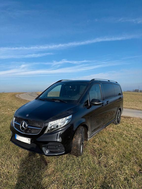 Gebraucht Mercedes V300 Avantgarde Edition 237 PS (174 kW) 2022 Schwarz Van / Kleinbus