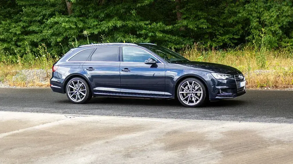 Gebraucht Audi A4 S-Line 272 PS (200 kW) 2018 Blau Limousine