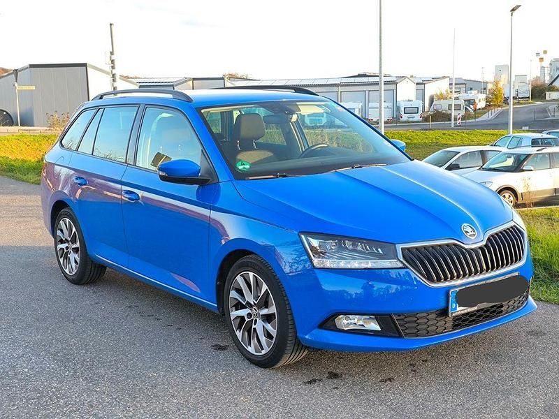 Blau Gebraucht 2022 Skoda Fabia Best of Kombi | 15.500 € (Fairer Preis) - Bild 1/4