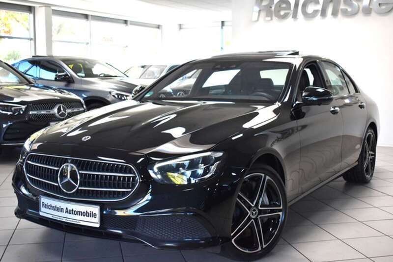 Schwarz Gebraucht 2022 Mercedes E300 Night Limousine | 39.300 € (Etwas zu teuer) - Bild 1/2