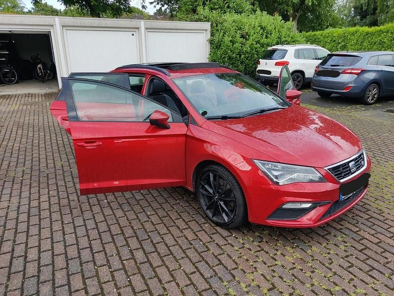 Rot Gebraucht 2017 Seat Leon ST FR Kombi | 13.000 € (Guter Preis) - Bild 1/4