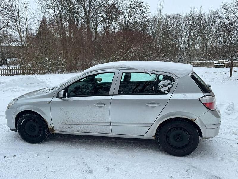 Gebraucht Opel Astra Sport 105 PS (77 kW) 2004 Schwarz Limousine