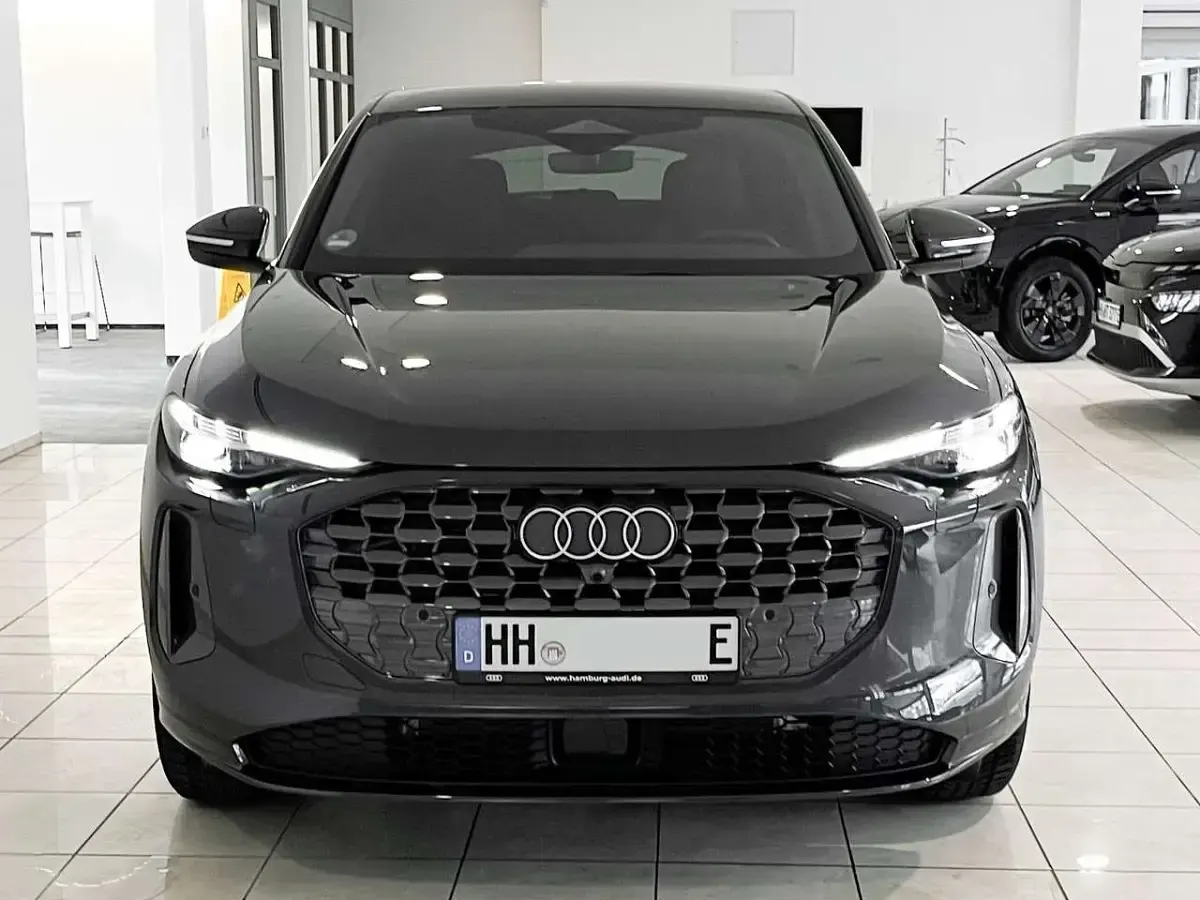 Gebraucht Audi Q5 299 PS (219 kW) 2026 Tamboragrau metallic SUV