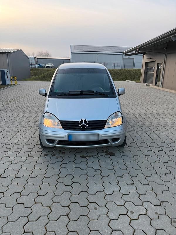 Gebraucht Mercedes Vaneo 101 PS (74 kW) 2002 Silber Van / Kleinbus