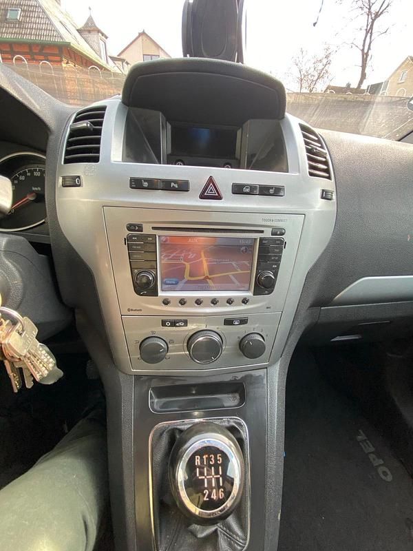 Gebraucht Opel Zafira 125 PS (91 kW) 2012 Schwarz Van / Kleinbus