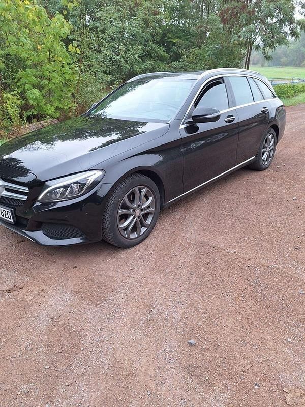 Schwarz Gebraucht 2015 Mercedes C250 Avantgarde Kombi | 15.900 € (Fairer Preis) - Bild 1/4