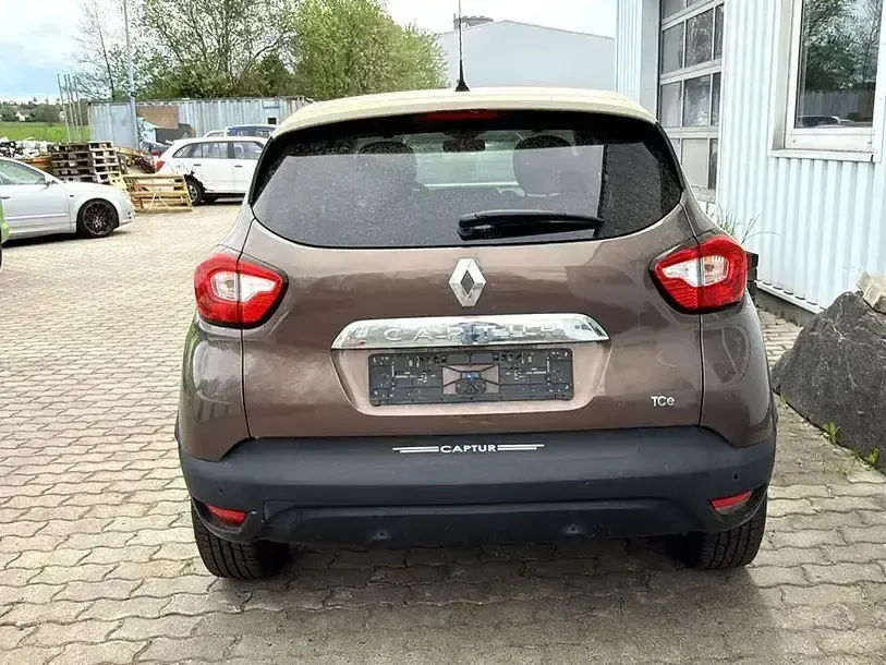 Używany Renault Captur Luxe 120 KM (88 kW) 2014 Brązowy SUV