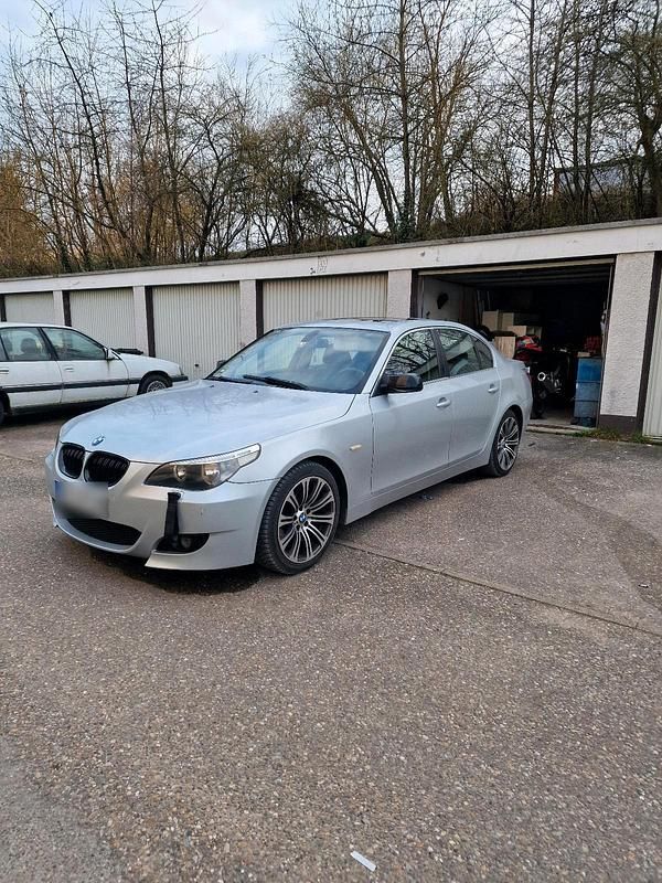 Gebraucht BMW 523 150 PS (110 kW) 2005 Silber Limousine