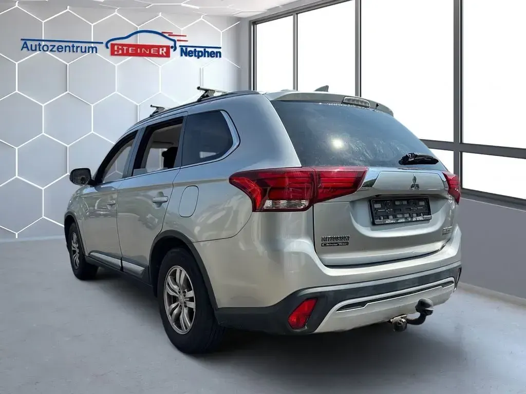 Gebraucht Mitsubishi Outlander Diamant Edition 150 PS (110 kW) 2019 Silber SUV
