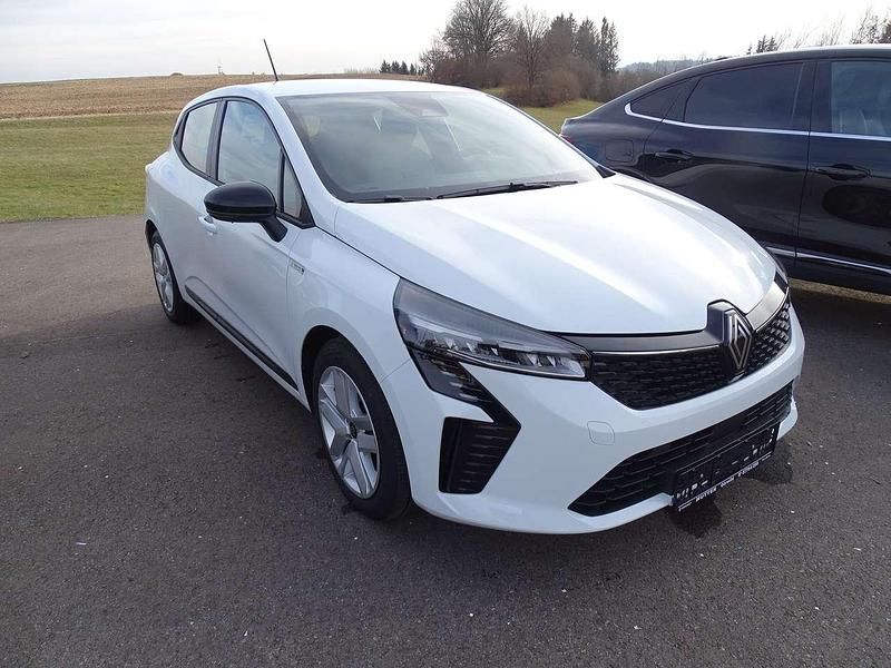 Gebraucht Renault Clio V Life 101 PS (74 kW) 2024 Weiß Kleinwagen