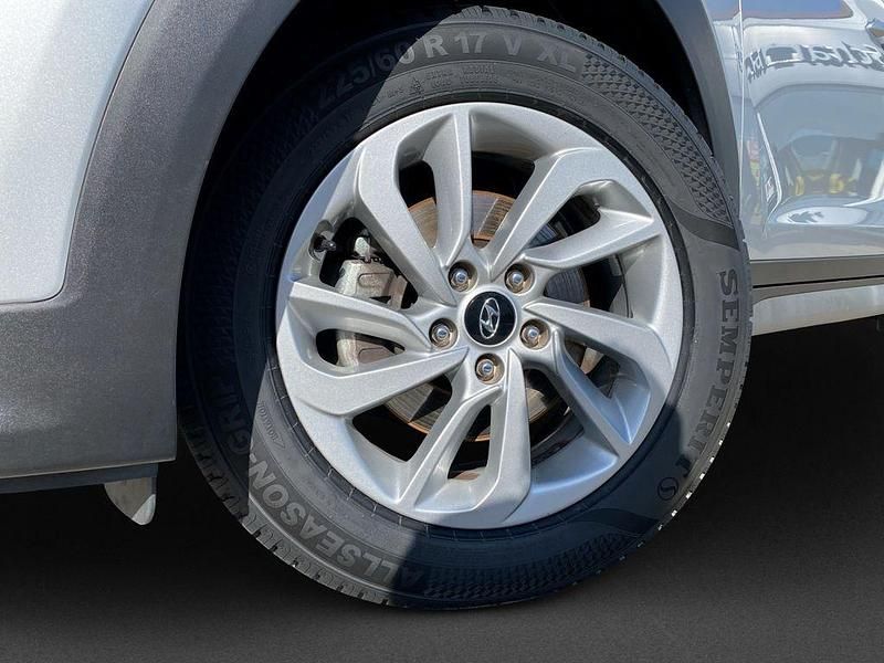 Gebraucht Hyundai Tucson Style 177 PS (130 kW) 2017 Silber SUV