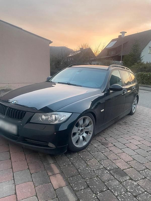 Second-hand BMW 325 145 CP (106 kW) 2006 Negru Break