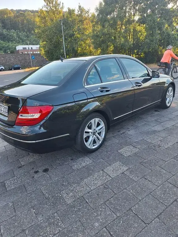 Gebraucht Mercedes C180 196 PS (144 kW) 2014 Schwarz Limousine