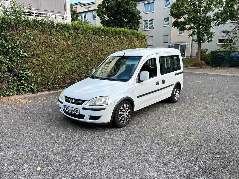 Weiß Gebraucht 2025 Opel Combo Van / Kleinbus | 3.600 € - Bild 1/4