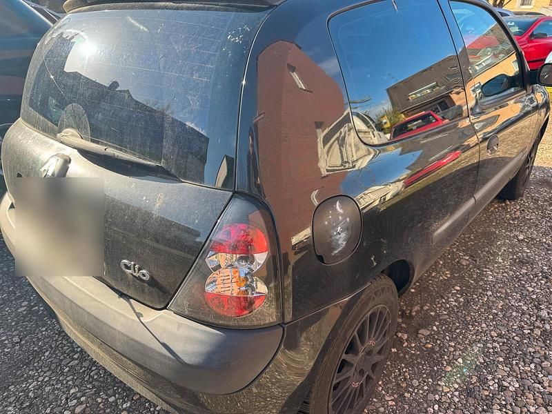 Gebraucht Renault Clio II 75 PS (55 kW) 2003 Schwarz Kleinwagen
