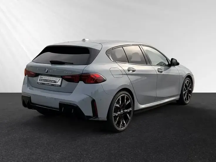 Gebraucht BMW 120 M Sport 163 PS (119 kW) 2025 Brooklyn grau metallic Kleinwagen