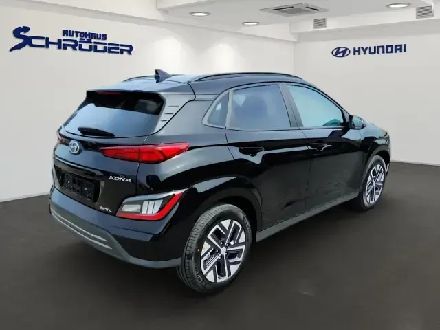 Gebraucht Hyundai Kona Advantage 100 kW (136 PS) 2023 Schwarz SUV