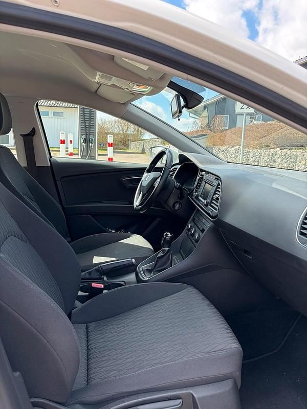 Gebraucht Seat Leon 122 PS (89 kW) 2014 Weiß Limousine