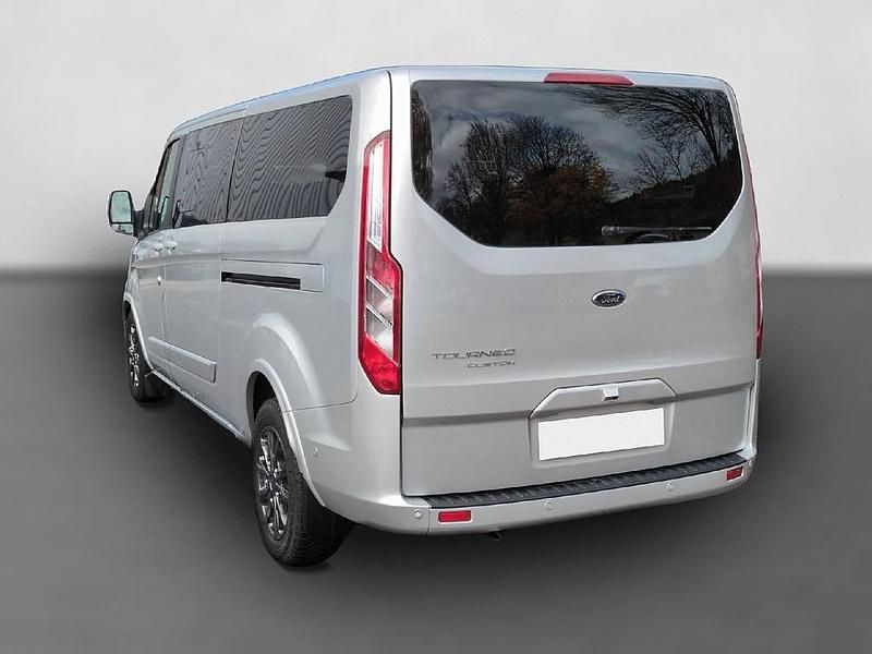 Gebraucht Ford Tourneo Titanium 131 PS (96 kW) 2022 Silber Kombi