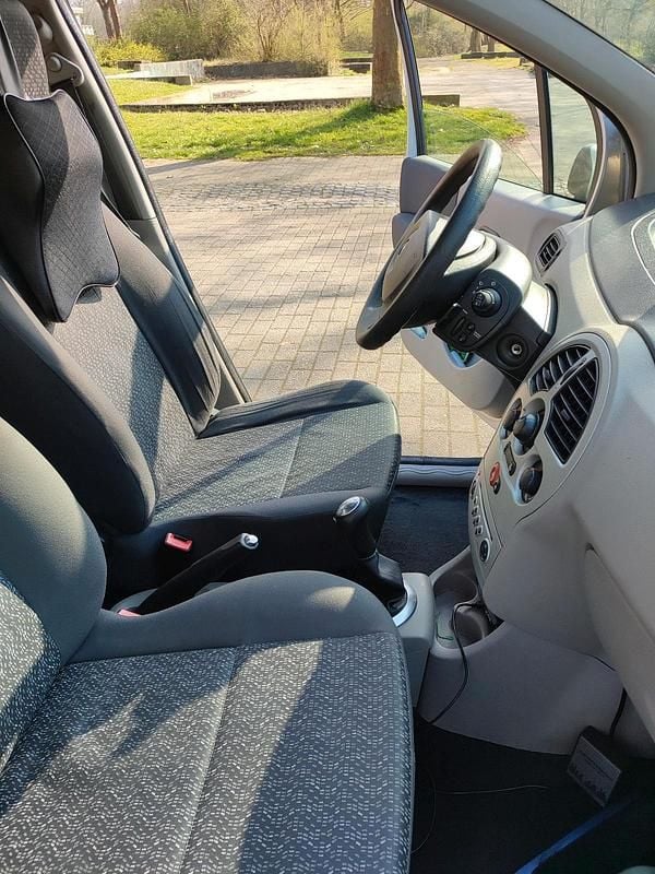 Gebraucht Renault Modus 75 PS (55 kW) 2004 Silber Van / Kleinbus