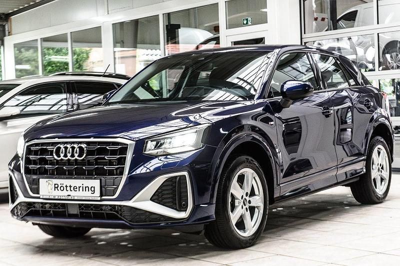 Gebraucht Audi Q2 S-Line 150 PS (110 kW) 2024 Blau SUV