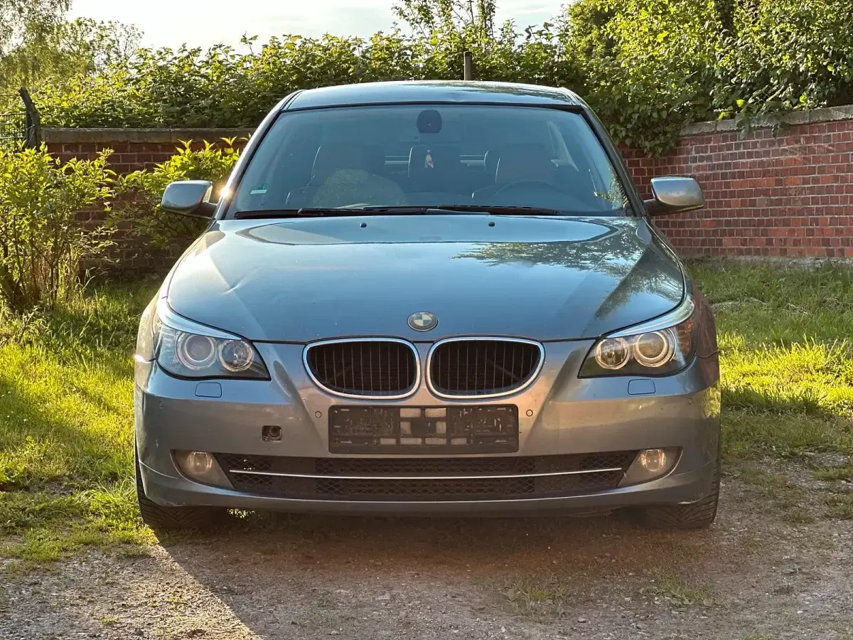 Gebraucht BMW 520 150 PS (110 kW) 2007 Silber Limousine