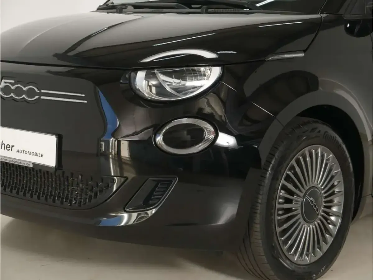 Gebraucht Fiat 500e Icon 86 kW (118 PS) 2022 Onyx schwarz Limousine