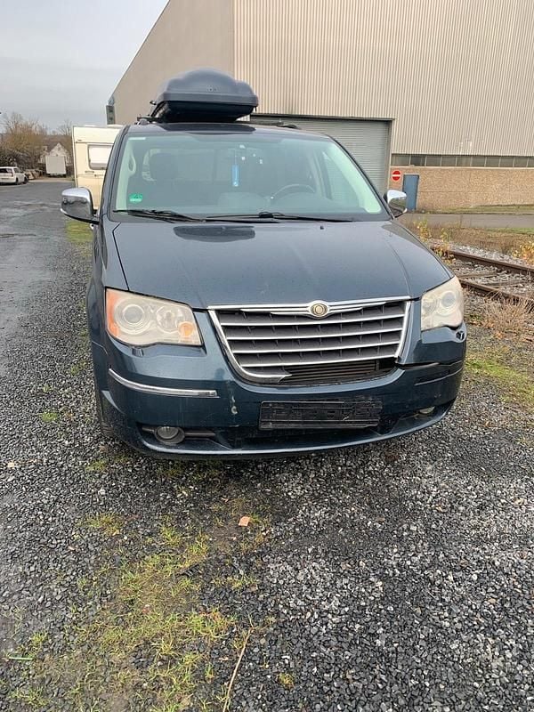 Blau Gebraucht 2008 Chrysler Voyager Limited Van / Kleinbus | 900 € - Bild 1/4