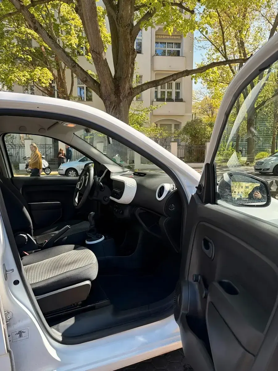 Używany Renault Twingo Life 70 KM (51 kW) 2017 Biały Hatchback