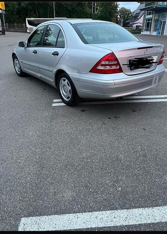 Gebraucht Mercedes C180 143 PS (105 kW) 2002 Silber Limousine