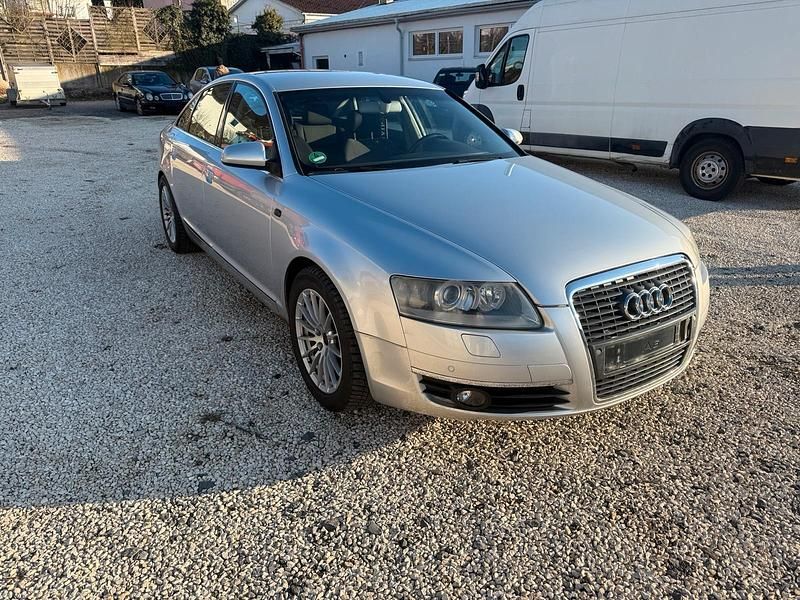 Używany Audi A6 2004 Srebrny Sedan/Limuzyna