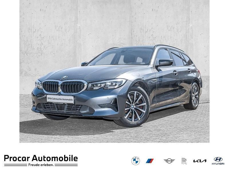 Grau Gebraucht 2021 BMW 318 Advantage Kombi | 23.990 € (Fairer Preis) - Bild 1/4