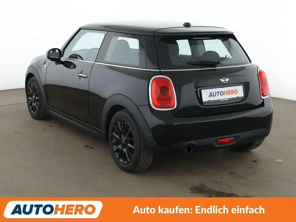 Käytetty Mini ONE 102 HP (75 kW) 2016 Musta Viistoperä