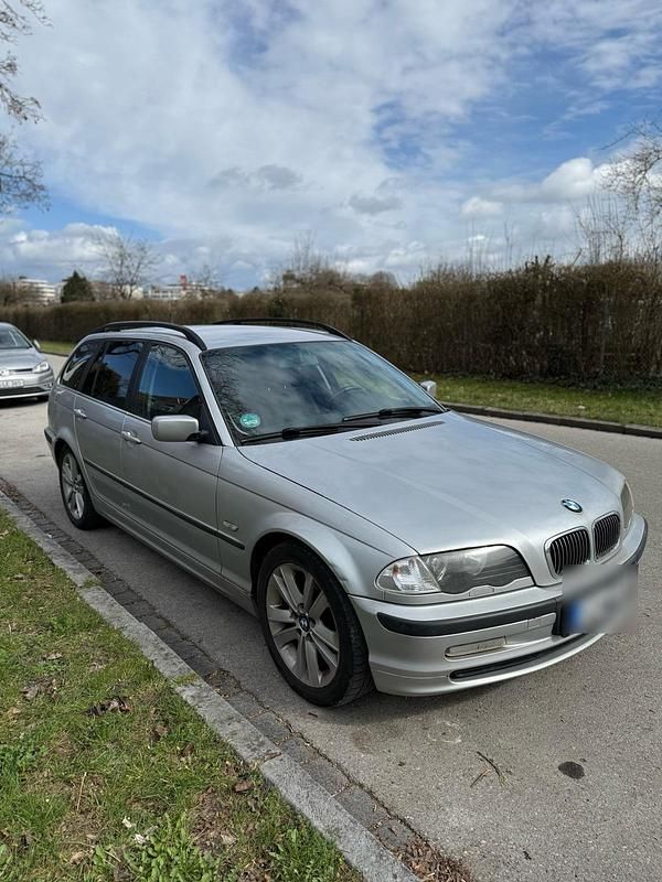 Gebraucht BMW 320 150 PS (110 kW) 2000 Silber Kombi