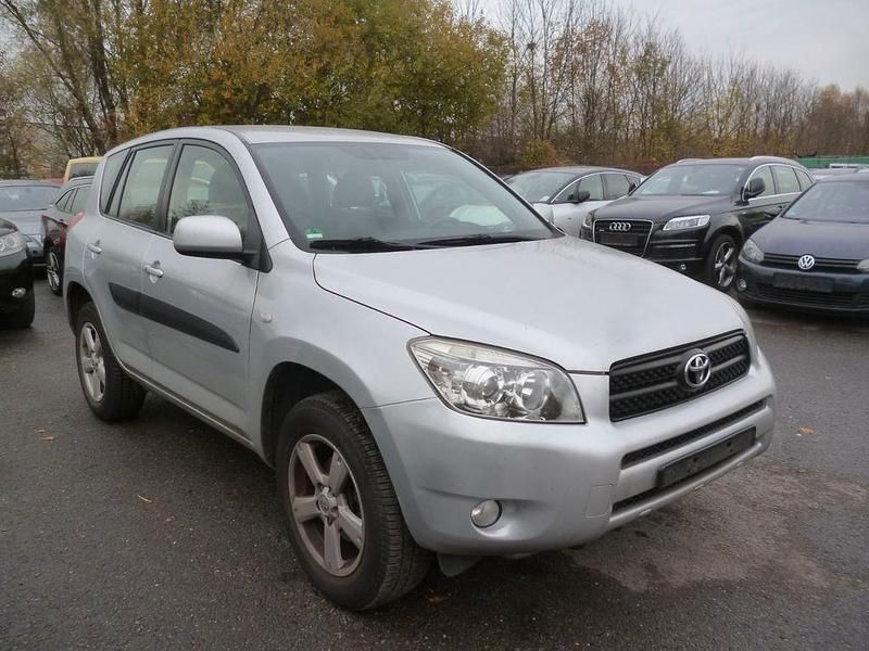 Silber Gebraucht 2009 Toyota RAV4 Executive SUV | 6.950 € (Fairer Preis) - Bild 1/4
