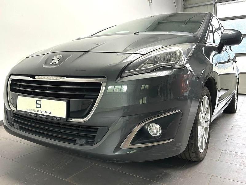 Gebraucht Peugeot 5008 Active 114 PS (83 kW) 2015 Grau Van / Kleinbus