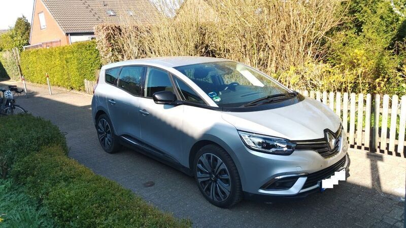 Silber Gebraucht 2021 Renault Grand Scénic IV Black Edition Van / Kleinbus | 16.000 € (Superpreis) - Bild 1/4