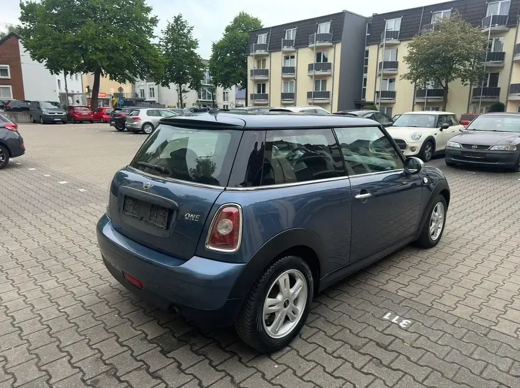 Używany Mini Cooper 75 KM (55 kW) 2010 Niebieski Hatchback