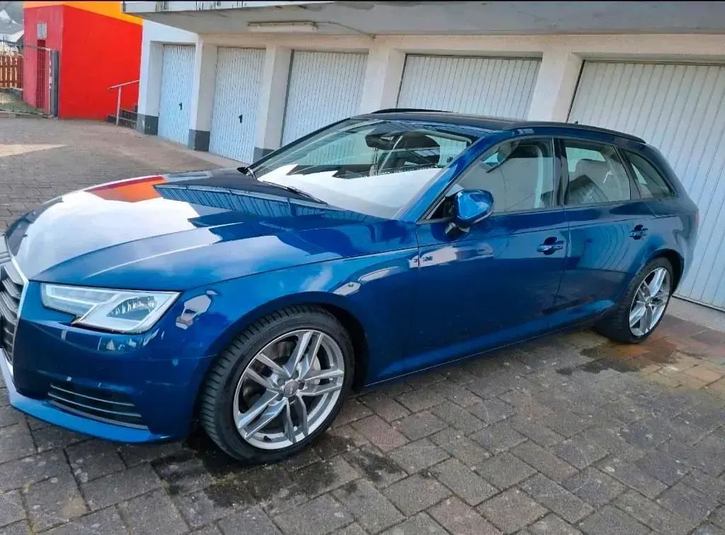 Gebraucht Audi A4 190 PS (139 kW) 2016 Blau Kombi