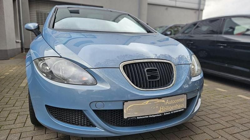 Blau Gebraucht 2006 Seat Leon Reference Limousine | 1.480 € (Guter Preis) - Bild 1/4