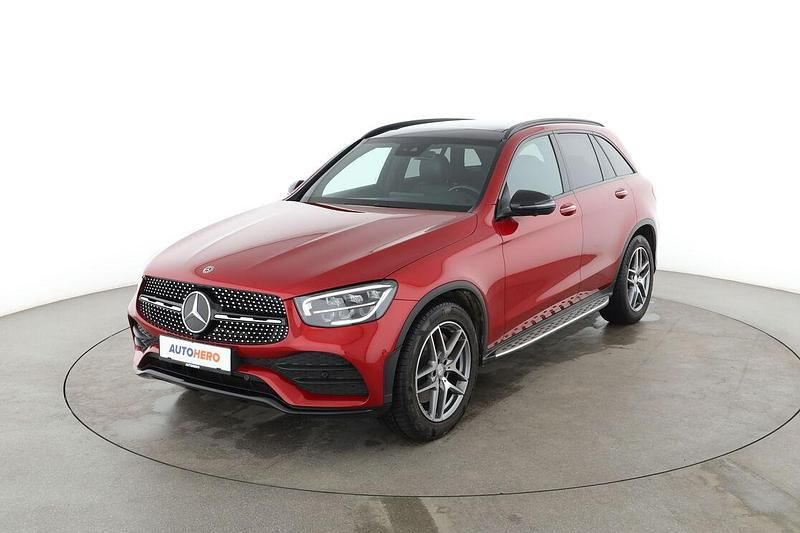Rot Gebraucht 2020 Mercedes GLC300 AMG line SUV | 33.970 € (Fairer Preis) - Bild 1/3
