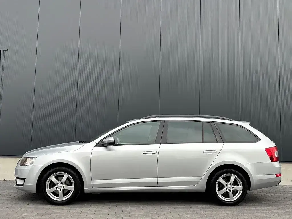 Gebraucht Skoda Octavia Ambition 110 PS (80 kW) 2016 Silber Kombi